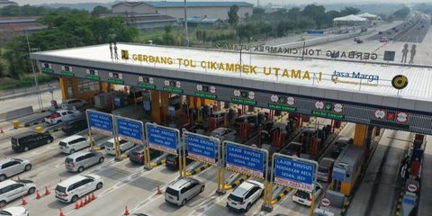 Arus Lalu Lintas Padat, Tol Jakarta-Cikampek Berlakukan Contraflow Mulai dari Km 47 Hingga Km 65