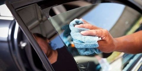 Cara yang Tepat dan Efektif untuk Memasang Kaca Film Mobil