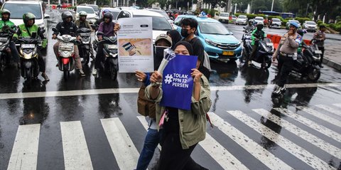 Ramai-Ramai 'Serang' PDIP Tolak PPN 12% Malah Disebut Berkhianat & Lempar Batu Sembunyi Tangan