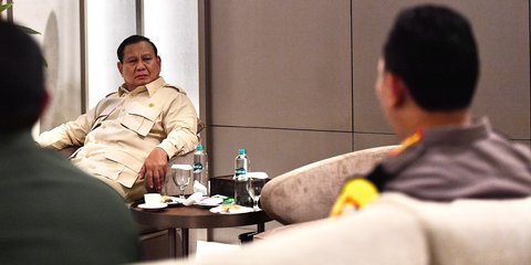 Tiba di Tanah Air Usai Lawatan ke Mesir, Prabowo Langsung Rapat Terbatas Bahas Natal dan Tahun Baru