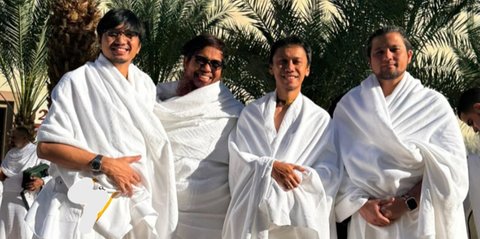 Potret Personel Band Sheila On 7 Umrah Bareng Sakti,Pakai Baju Ihram Tuai Banyak Pujian