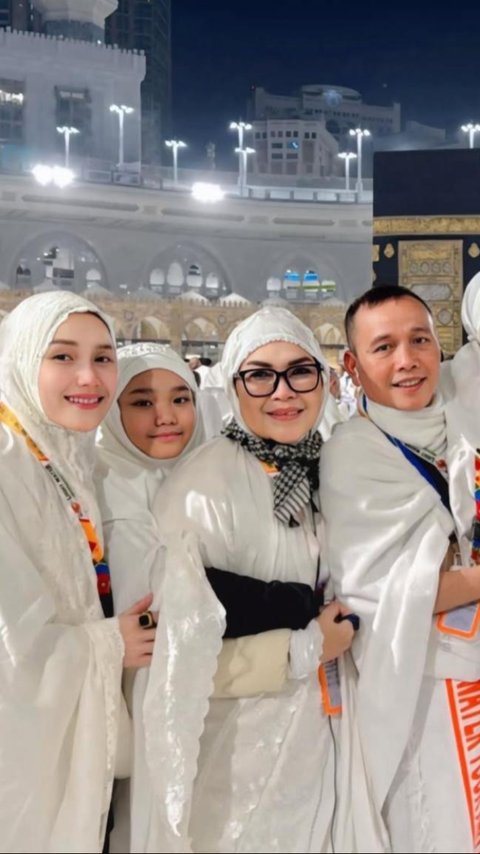 Ungkapan Menyentuh Hati Ayu Ting Ting Rayakan Hari Ibu Saat Umrah, Banjir Komentar