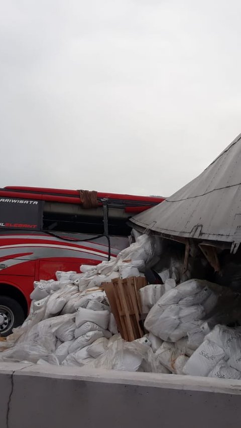 Kronologi Truk vs Bus Wisata Kecelakaan di Tol Malang, 4 Orang Tewas