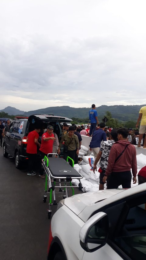 Imbas Truk vs Bus Kecelakaan di Tol Malang, Pengendara Diminta Keluar GT Purwodadi