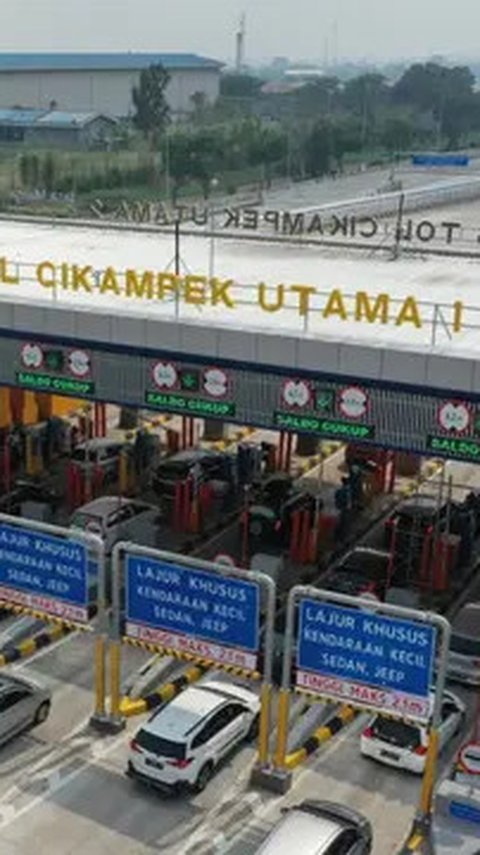 Polri Terapkan Contraflow di Tol Japek Amankan Puncak Arus Mudik Nataru 2024