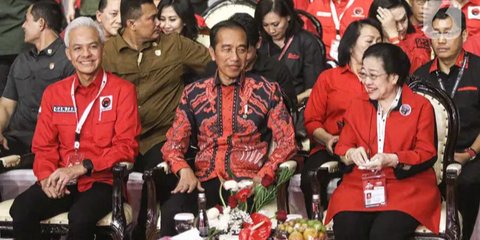 Lempar Bola Panas, PDIP Bongkar Bukti Kenaikan PPN 12% Inisiatif Jokowi