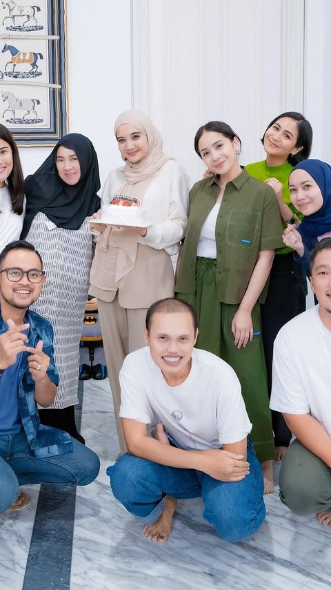 Potret Zaskia Sungkar Kembali Dapat Surprise Ulang Tahun Setelah Edisi Bali, Kejutan dari Sahabat