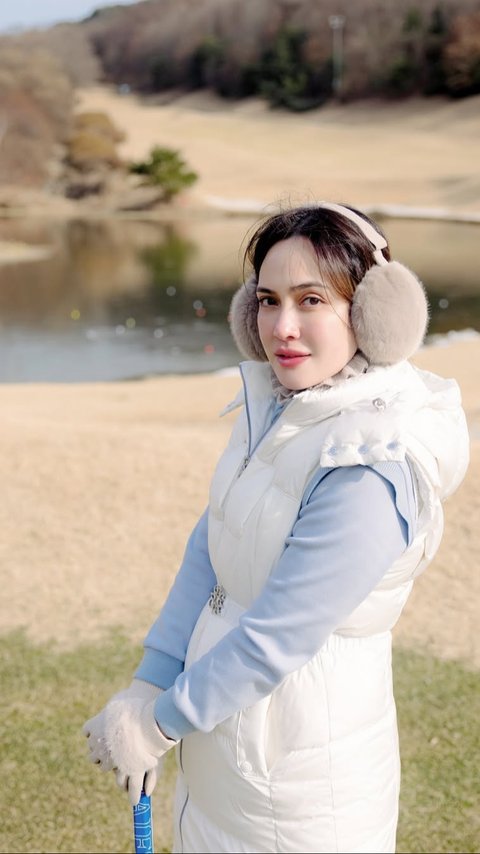 Potret Cantik dan Putih Shandy Aulia Asik Main Golf di Korea, Pesonanya Disebut Mirip Song Hye Kyo