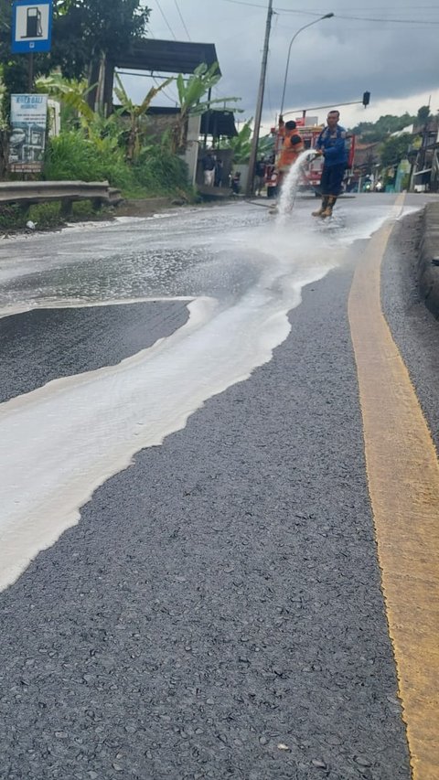 Ceceran Cairan Kimia di Padalarang Rusak Ratusan Kendaraan hingga Warga Luka Melepuh, Ini kata Perusahaan