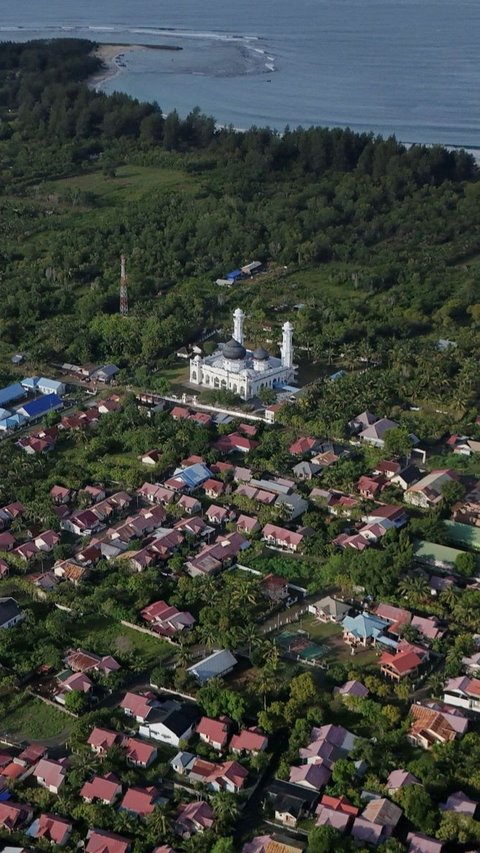 FOTO: Penampakan Terkini Masjid Rahmatullah yang Tetap Kokoh Saat Dihantam Tsunami Aceh 20 Tahun Lalu