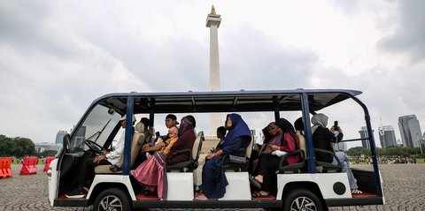 FOTO: Libur Natal dan Tahun Baru, Puncak Tugu Monas Buka Sampai Malam