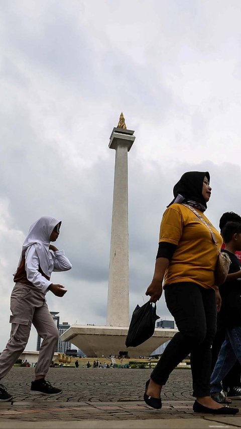 FOTO: Libur Natal dan Tahun Baru, Puncak Tugu Monas Buka Sampai Malam