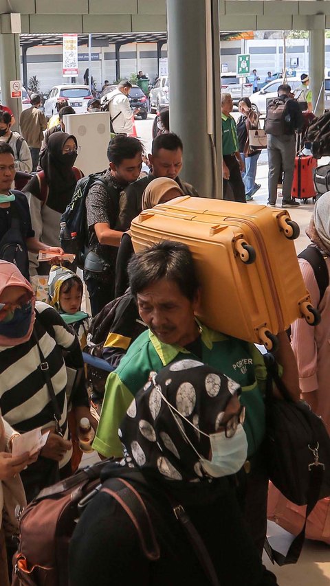 Libur Nataru, Penumpang Kereta Api Naik Siginifikan