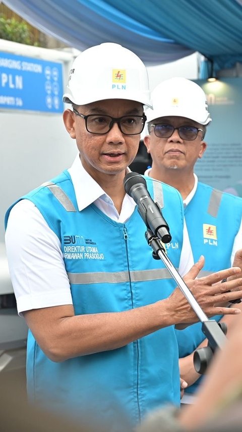 Tinjau SPKLU Bandung, Dirut PLN Pastikan Seluruh Infratruktur EV Siap Layani Masyarakat 24 Jam