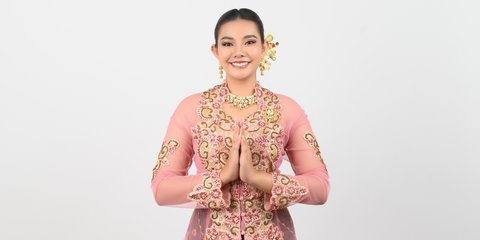 Jangan Minder Dulu! Ini Trik Pilih Model Kebaya Agar Body Tampak Ramping