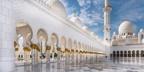 Keluarga Kristen Datangi Masjid karena Ban Mobil Pecah saat Mau ke Gereja, Sikap Sang Marbot Banjir Pujian