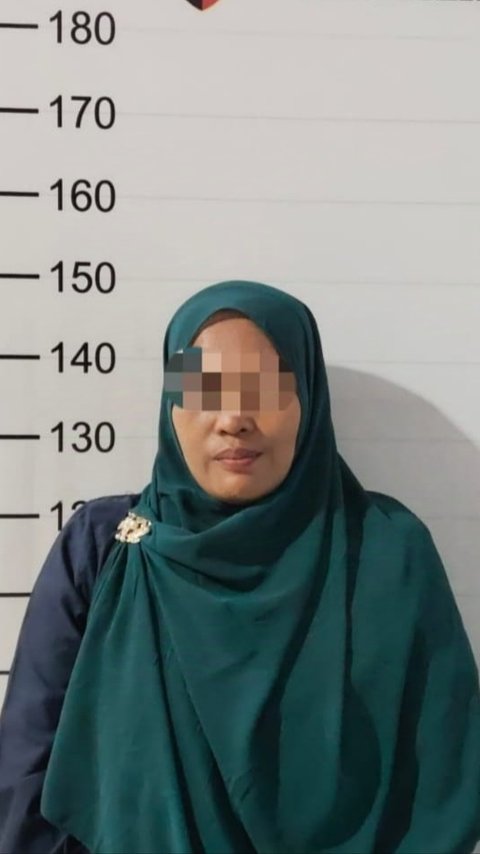 Lagi Asyik Makan Donat di Mal, Ibu-Ibu di Aceh Dicokok Polisi