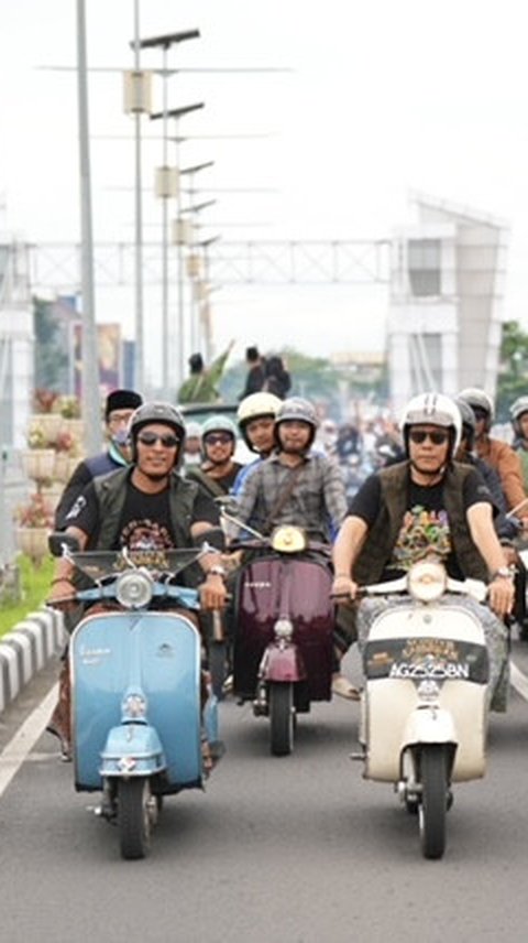 Menengok Kemeriahan Harlah 100 Tahun Ponpes Al Falah Ploso, 10.000 Peserta Scooter Sambil Sarungan