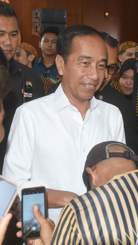 Jokowi Respons soal Effendi Simbolon Dipecat PDIP karena Bertemu Dengannya: Kenapa Kalau Ketemu?