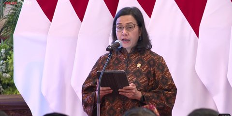 Susun Aturan Baru PPN 12 Persen Hanya untuk Barang Mewah, Sri Mulyani Tahun Baruan di Kantor