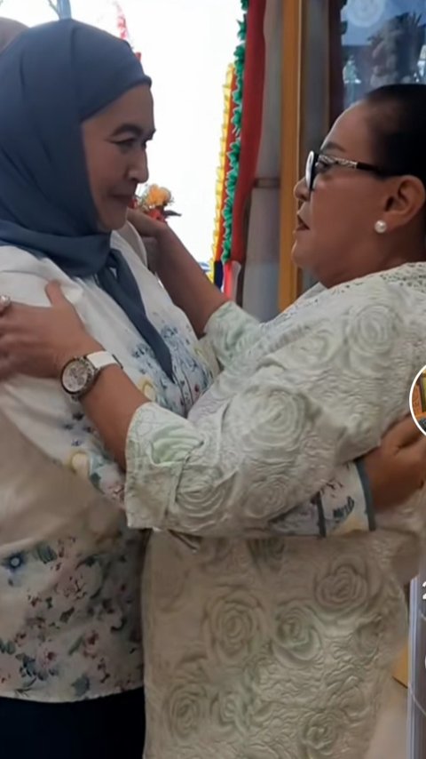 Ingat Komedian Ulfa Dwiyanti? Lama Tak Kelihatan ini Potret Terbarunya 'Reuni' Sama Mpok Atiek & Eko Patrio