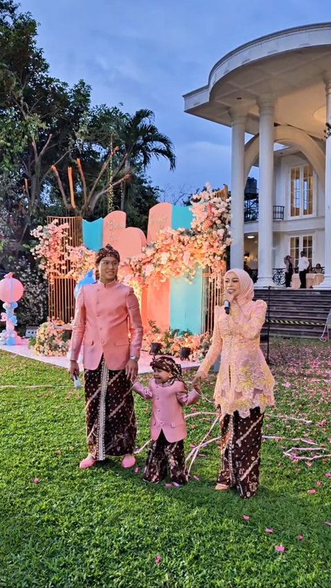 Potret Meriah Gender Reveal Kehamilan Kedua Lesti Kejora, Rizky Billar Akan Dikaruniai Anak Perempuan