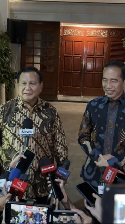 Blak-blakan Prabowo Bilang Gerindra Terbuka Terima Kader, Dibalas Senyuman oleh Jokowi