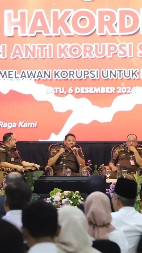 Kejati Jatim Bersama Ratusan Guru SMA Gelorakan Semangat Antikorupsi di Hakordia 2024