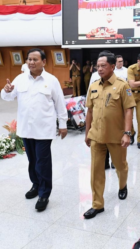 Jelang Nataru, Prabowo Minta Menteri Antisipasi Mobilitas Warga dan Bencana Alam