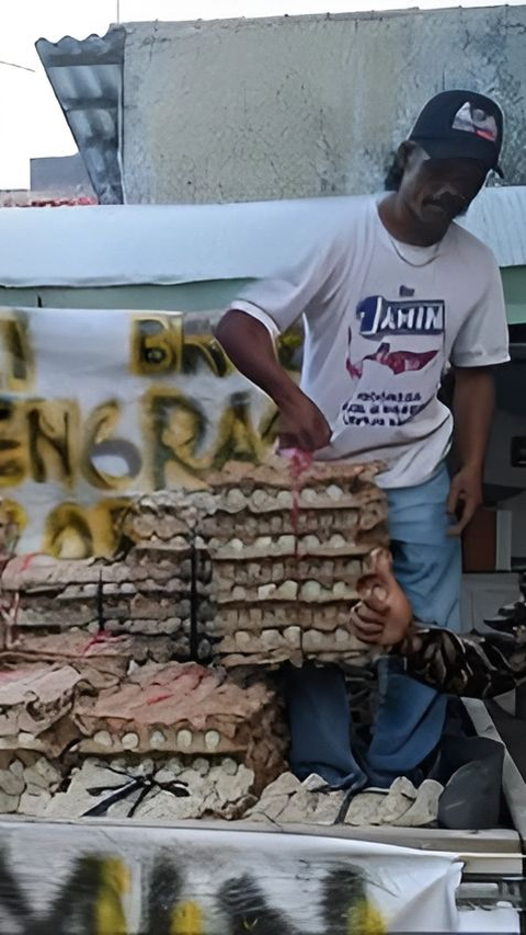 Story of Brebes Residents Donating 10 Thousand Salted Eggs for AMIN Campaign Participants at JIS