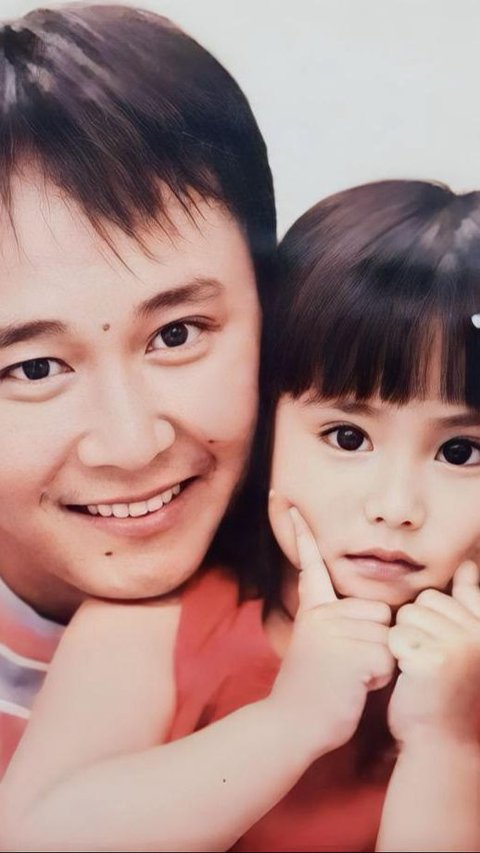 This Girl with Her Father Became the Wife of a Famous Former Child Singer, Who Is She?