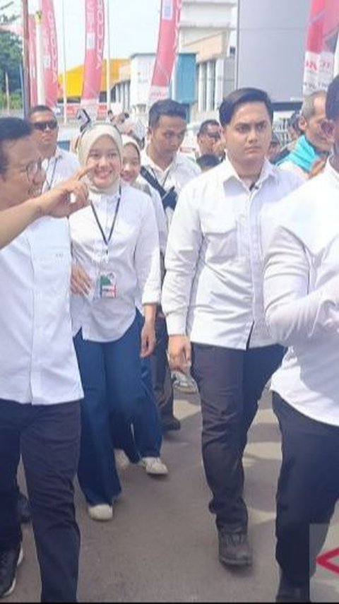 Diiringi Selawat, Cak Imin Nyoblos di TPS 023 Kemang