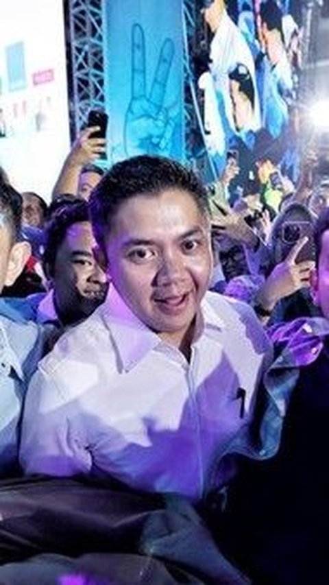 Kamera Terus Sorot Mayor Teddy Bikin Heboh Istora, Prabowo 'Untung Dia Masih Aktif di TNI Kalau Enggak Dia yang Nyapres'