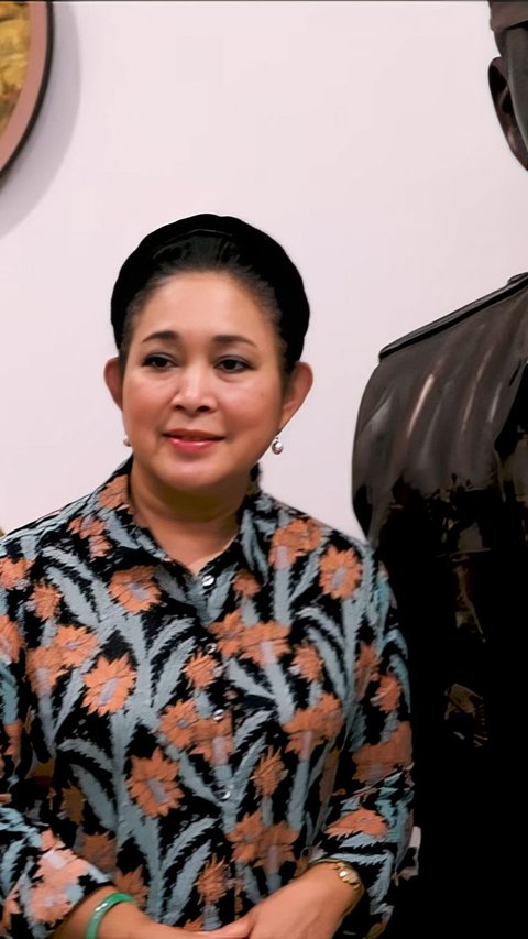 Portrait of Titiek Soeharto's Former Wife of Prabowo Subianto's House in Jogja, Classic Design Full of Antique Items, More Iconic with Soeharto Statue