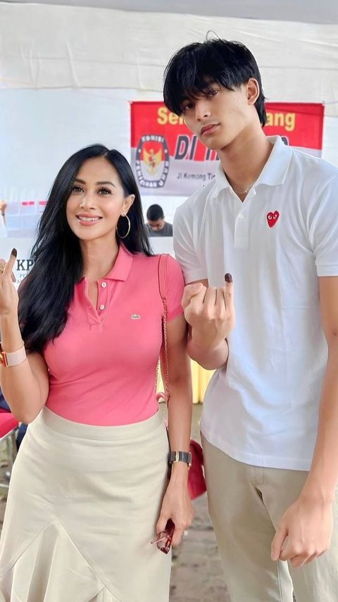 Foto-foto Diah Permatasari dan Keluarga saat Nyoblos ke TPS, Potret Ganteng Sang Putra Marco jadi Perhatian