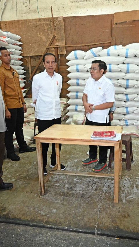 Presiden Pastikan Beras SPHP Bulog Sudah Membanjiri Pasar Induk Cipinang