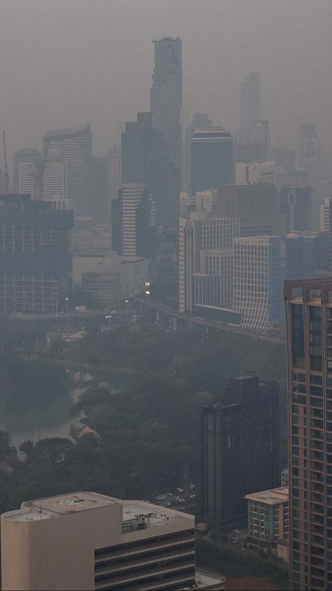 FOTO: Penampakan Asap Tebal Polusi Udara Kepung Bangkok, Warga Diminta WFH