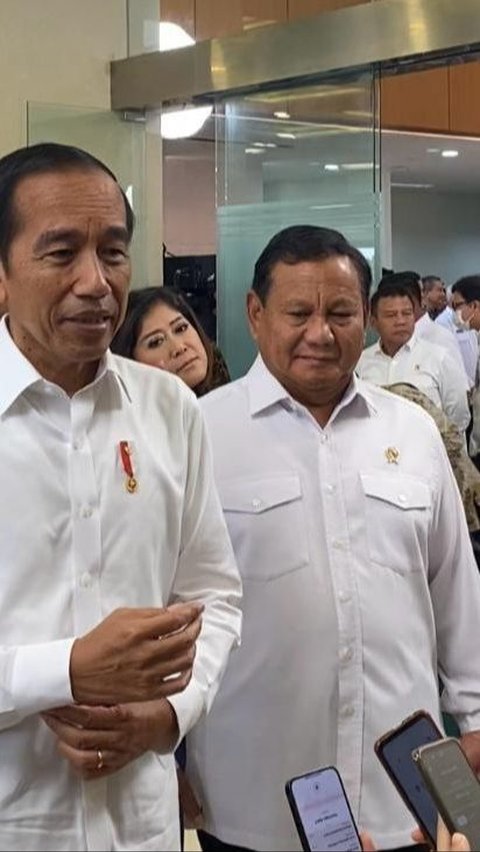 Kompak Pakai Baju Putih, Prabowo Dampingi Jokowi Resmikan RSPPN Panglima Besar Soedirman di Bintaro