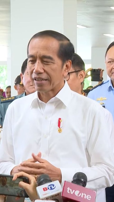 Jokowi Ungkap Alasan Bagi-Bagi Bansos Beras di Tahun Pemilu