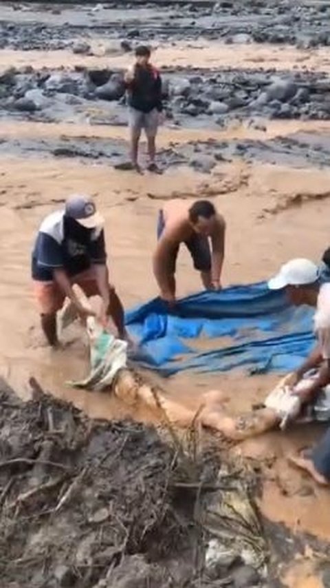 Terseret Banjir Lahar Semeru Sejauh 7 Km, Penambang Pasir Ditemukan Tewas