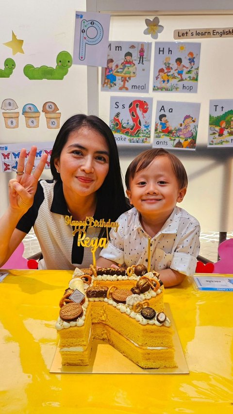 Cute! Foto-foto Ultah Rega Anak Bungsu Kadek Devi, Kini Menginjak 3 Tahun