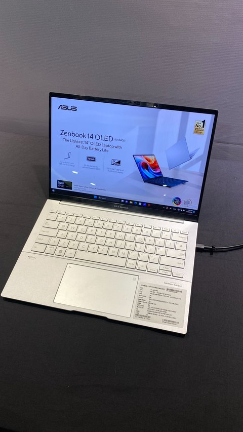 Mengulik Asus Zenbook 14 OLED, Perangkat Laptop Berbasis AI