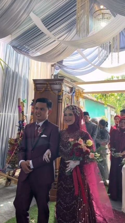Viral Pernikahan Mewah di Jepara, Seserahan Lemari Jati Hingga Mobil Dipajang di Tempat Hajatan