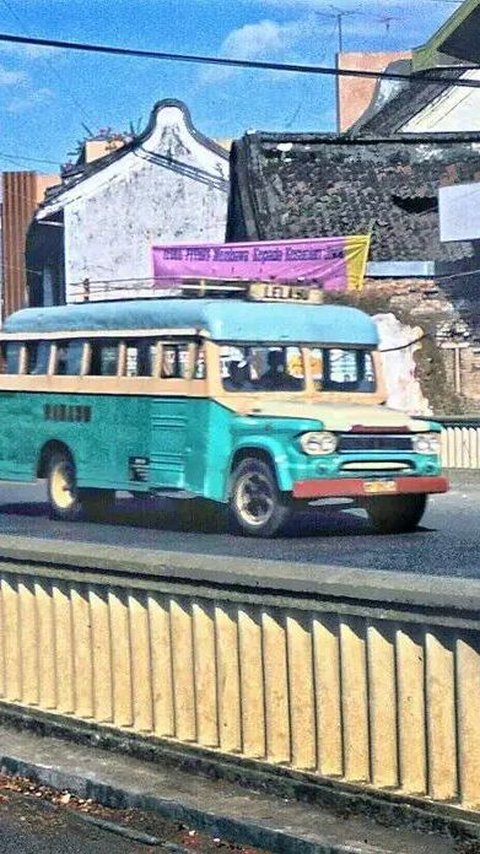 10 Potret Bus Lawas di Era 60 hingga 70-an, Serba Apa Adanya Tapi Desainnya Garang