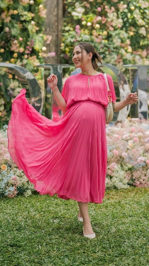 Potret Maternity Shoot Jessica Mila Dibalut Dress Menerawang