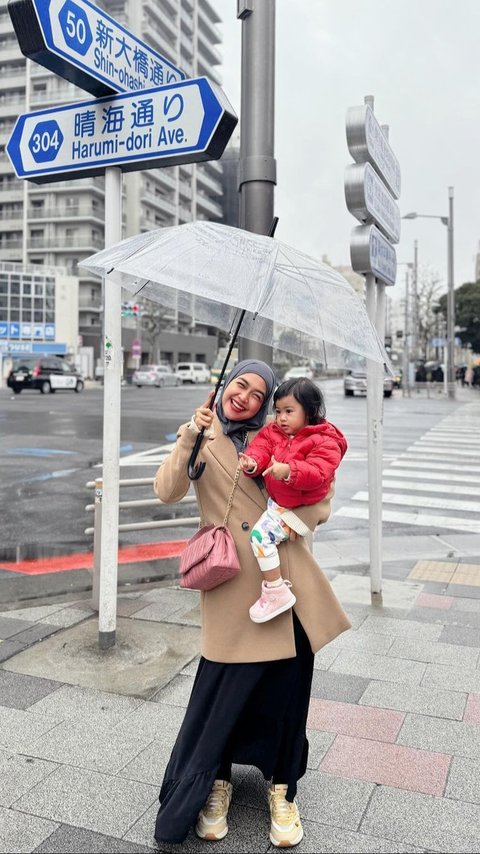 Usai Bertemu Teuku Ryan di Pengadilan, Ria Ricis Ajak Sang Anak 'Kabur' ke Jepang