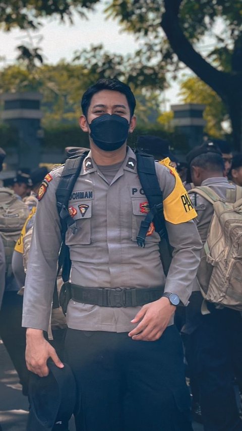 Polisi Ini Dinyinyirin Tampan Hanya saat Pakai Masker, Begini Potretnya Usai Dibuka, Bikin Gagal Fokus