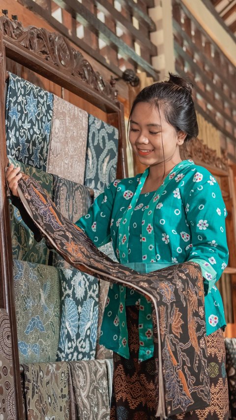 The Turnover of This Batik Entrepreneur Increases Drastically So They Can Buy Land and Go on Umrah, Here's Their Selling Trick