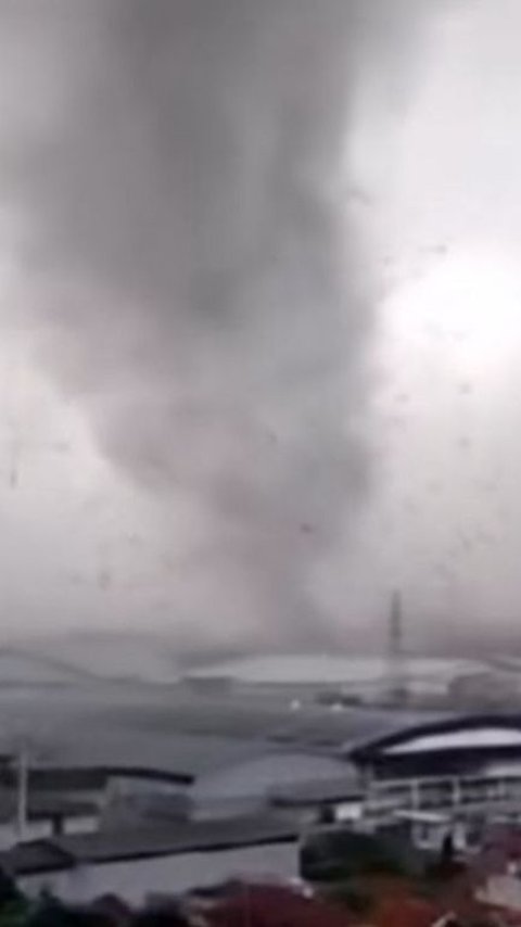 Sejarah Angin Puting Beliung Mirip Tornado di Bandung