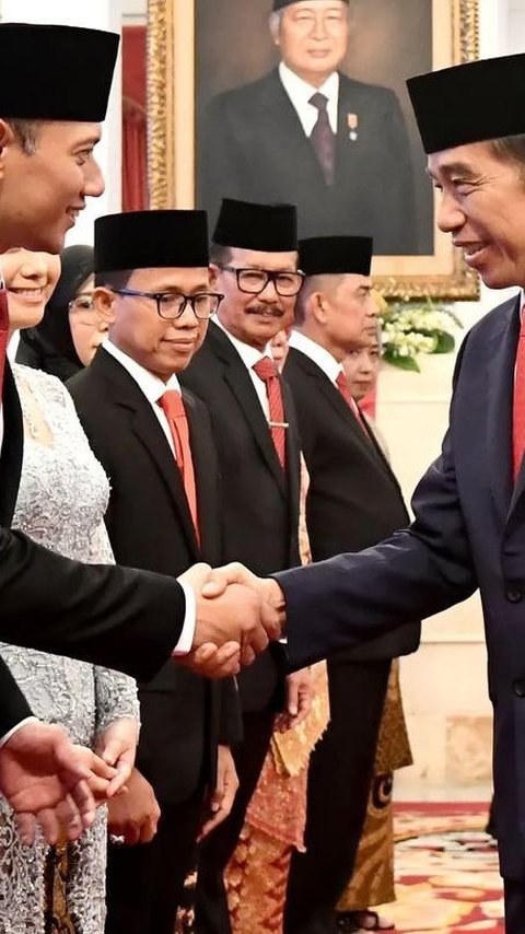 Hari Pertama Jadi Menteri, AHY Ikut Jokowi Blusukan ke Sulawesi Utara